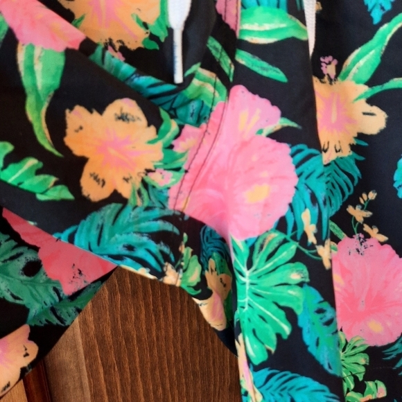 NWOT Chubbies The Midnight Flowers 7" Inseam Classic Hawaiian swim trunks - Picture 7 of 11